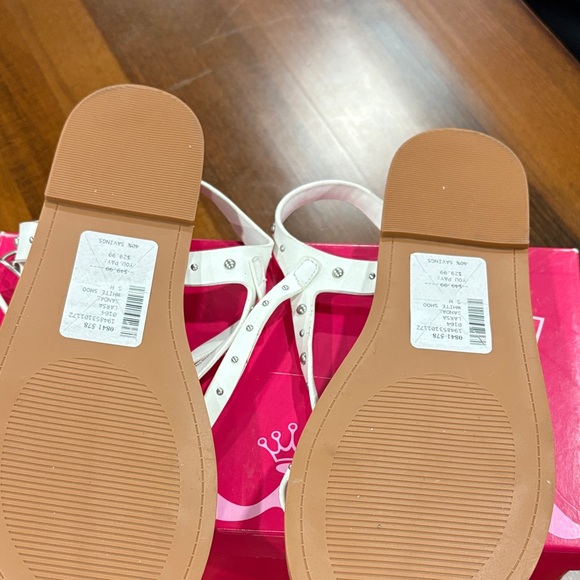 Nina White Sandals with Silver Studs - Picture 4 of 7